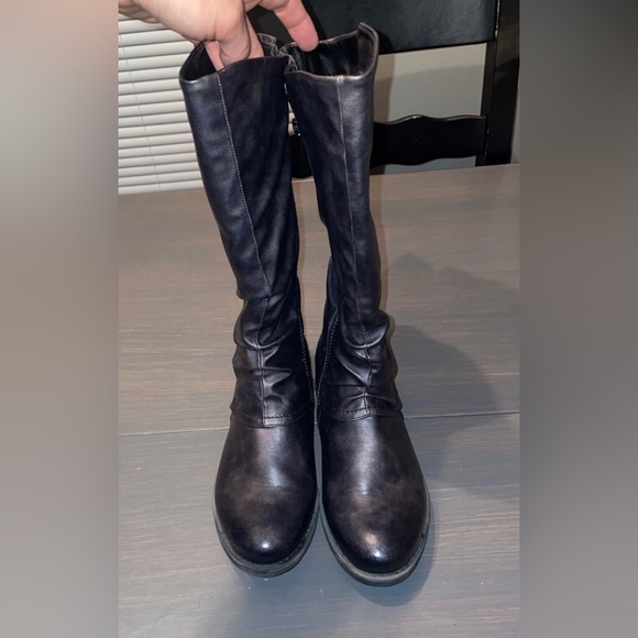 Leather Boots - Picture 2 of 3